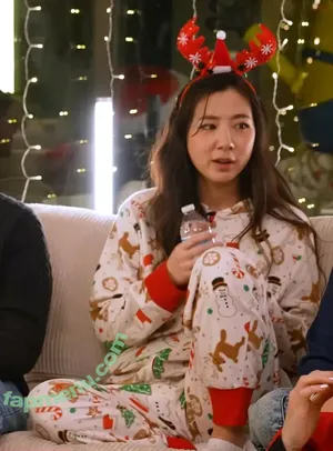 Fuslie / Leslie nude photo #0941