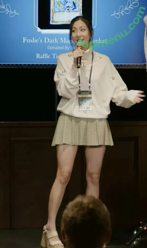 Fuslie nude photo #0262 (Leslie)