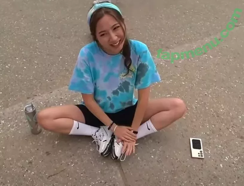 Fuslie nude photo #0297 (Leslie)