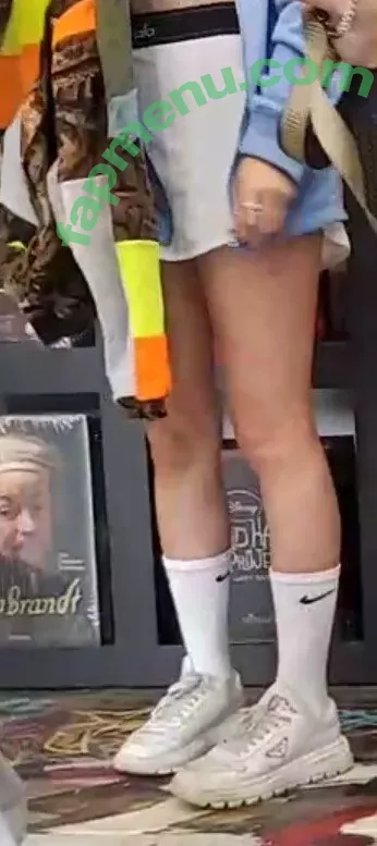 Fuslie nude photo #0353 (Leslie)