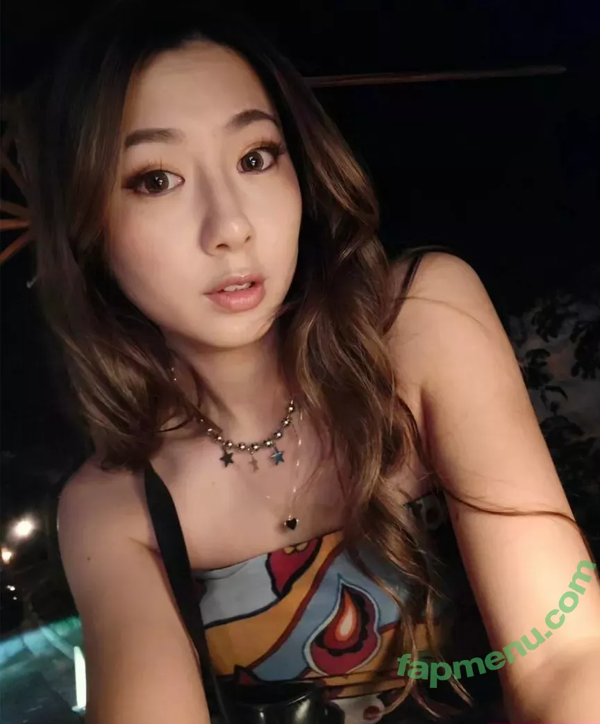 Fuslie nude photo #0412 (Leslie)