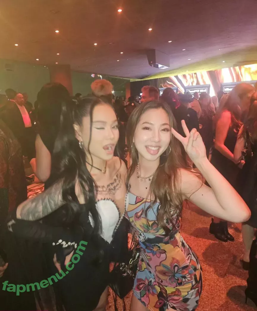 Fuslie nude photo #0414 (Leslie)