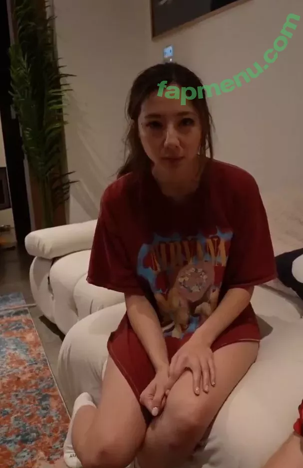 Fuslie nude photo #0459 (Leslie)