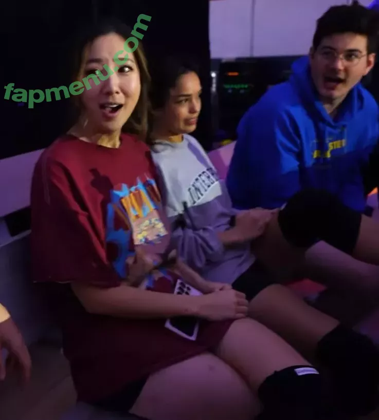 Fuslie nude photo #0472 (Leslie)
