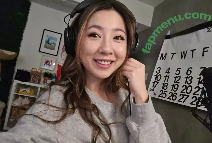 Fuslie nude photo #0574 (Leslie)