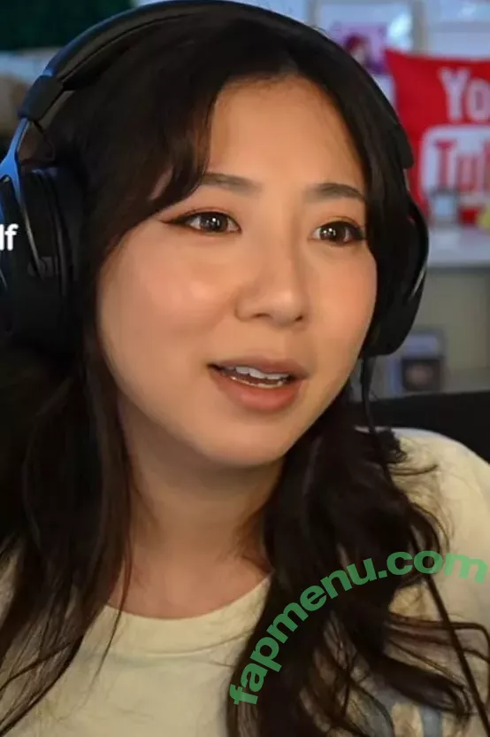 Fuslie nude photo #0614 (Leslie)