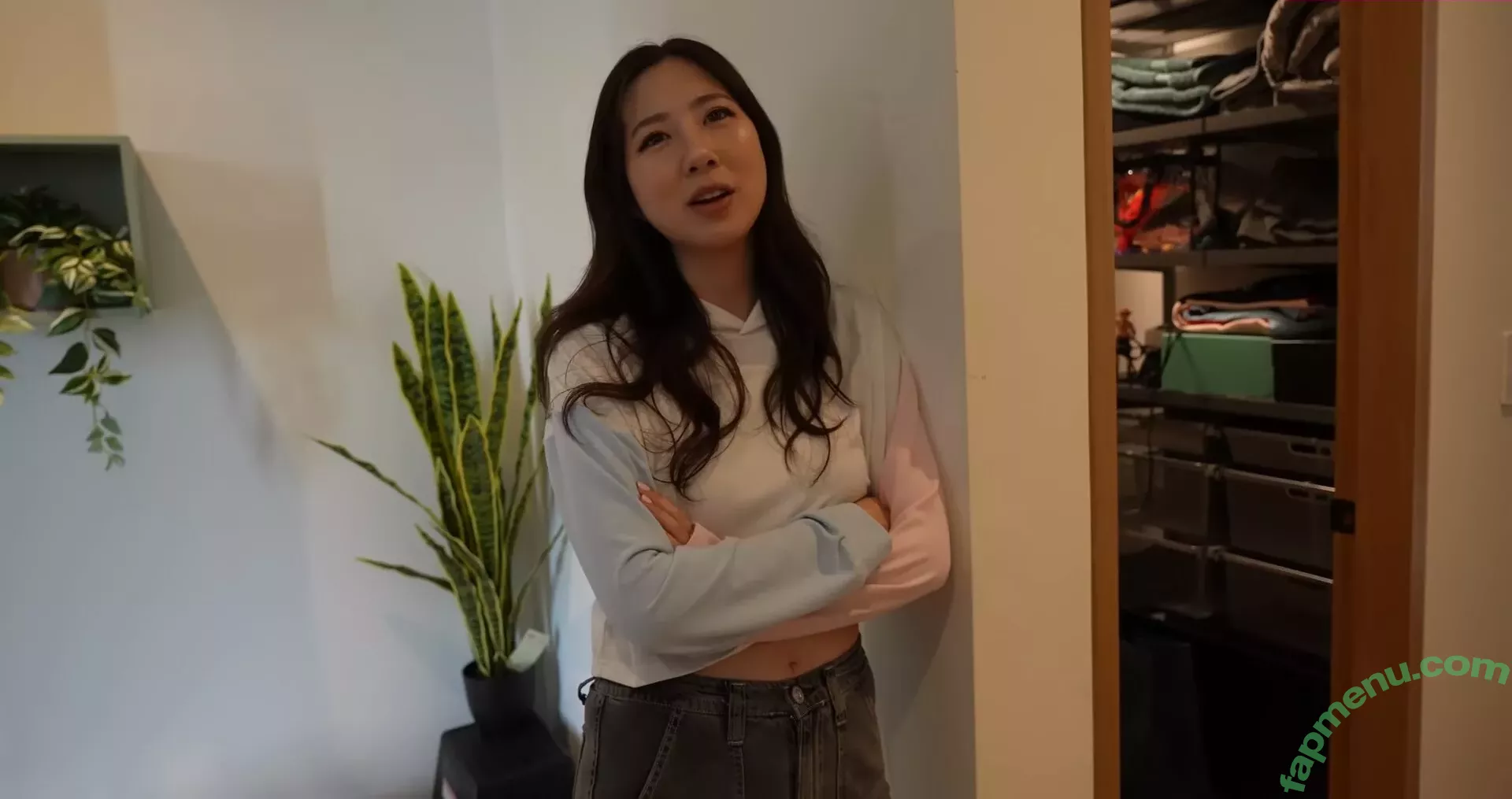 Fuslie nude photo #0634 (Leslie)