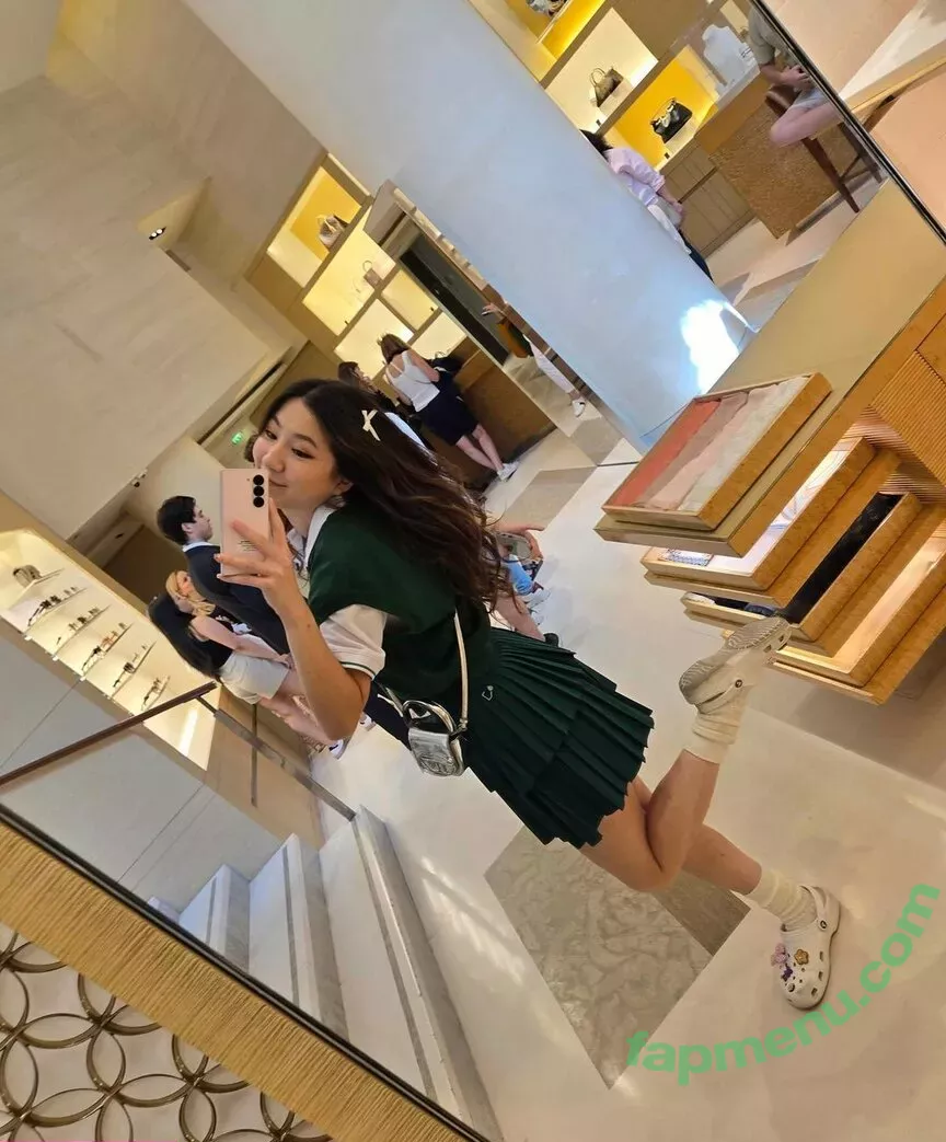 Fuslie nude photo #0668 (Leslie)