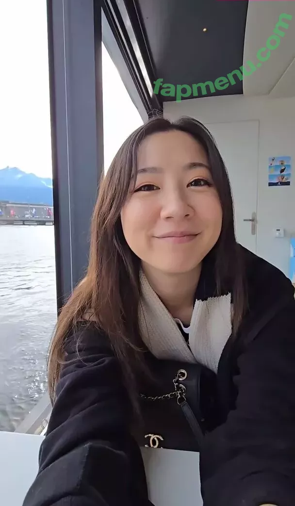 Fuslie nude photo #0704 (Leslie)