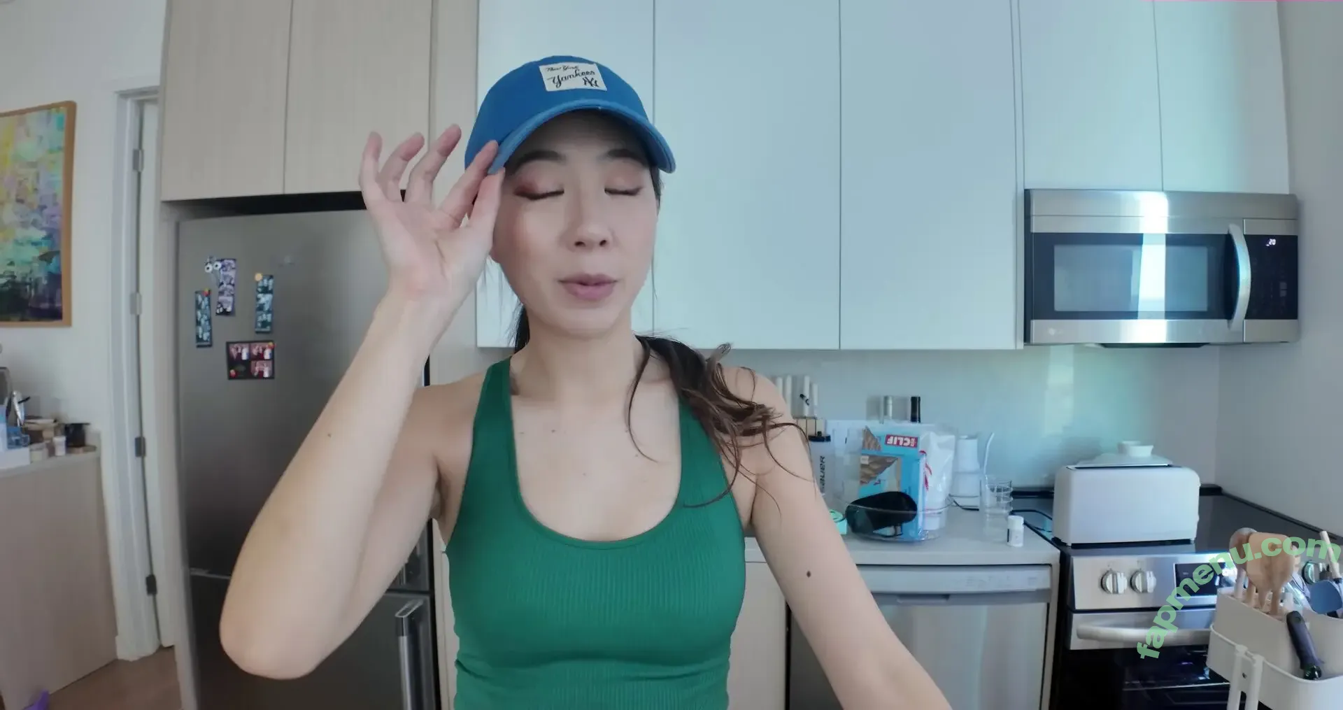 Fuslie nude photo #0821 (Leslie)