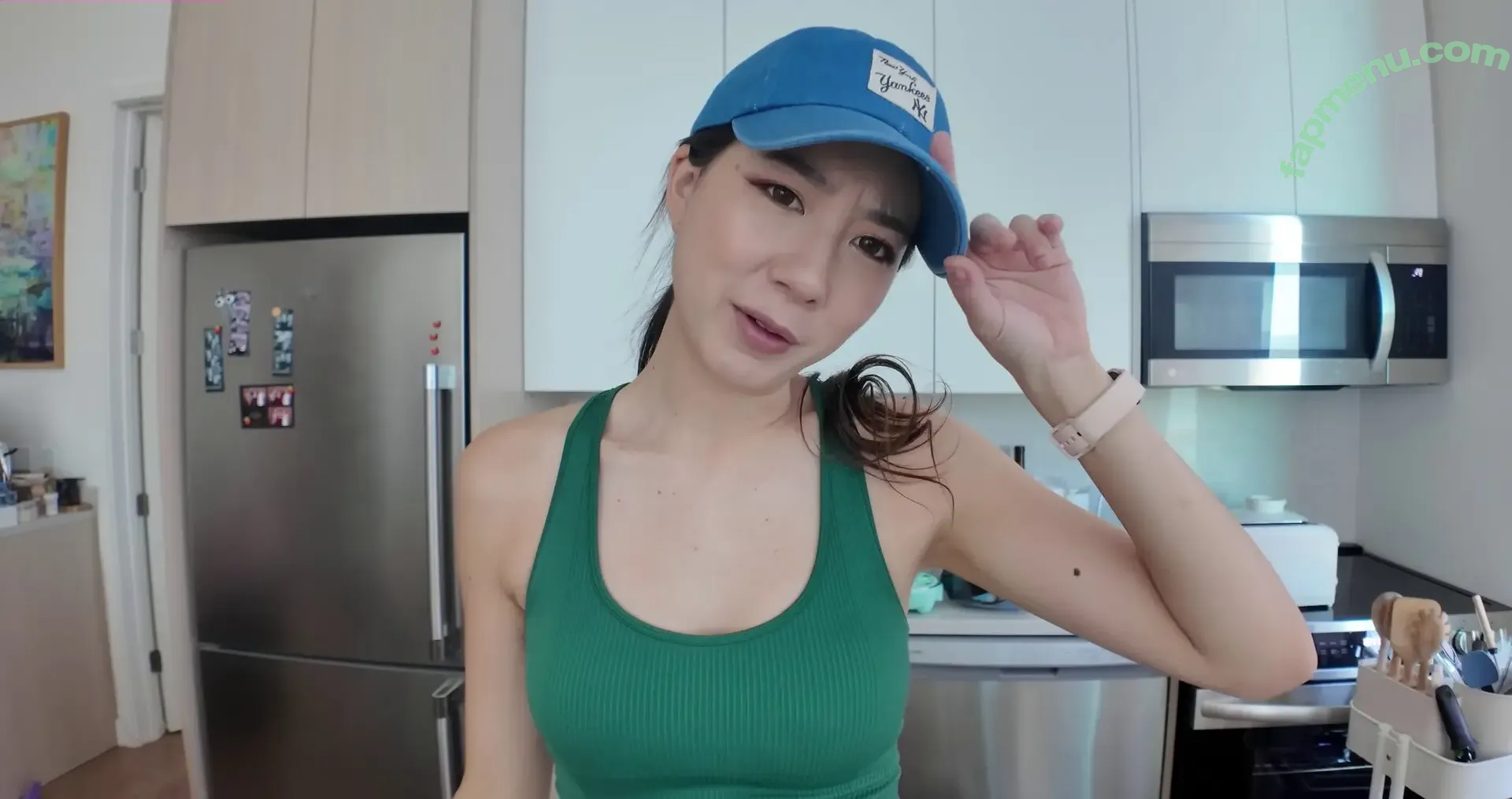 Fuslie nude photo #0827 (Leslie)