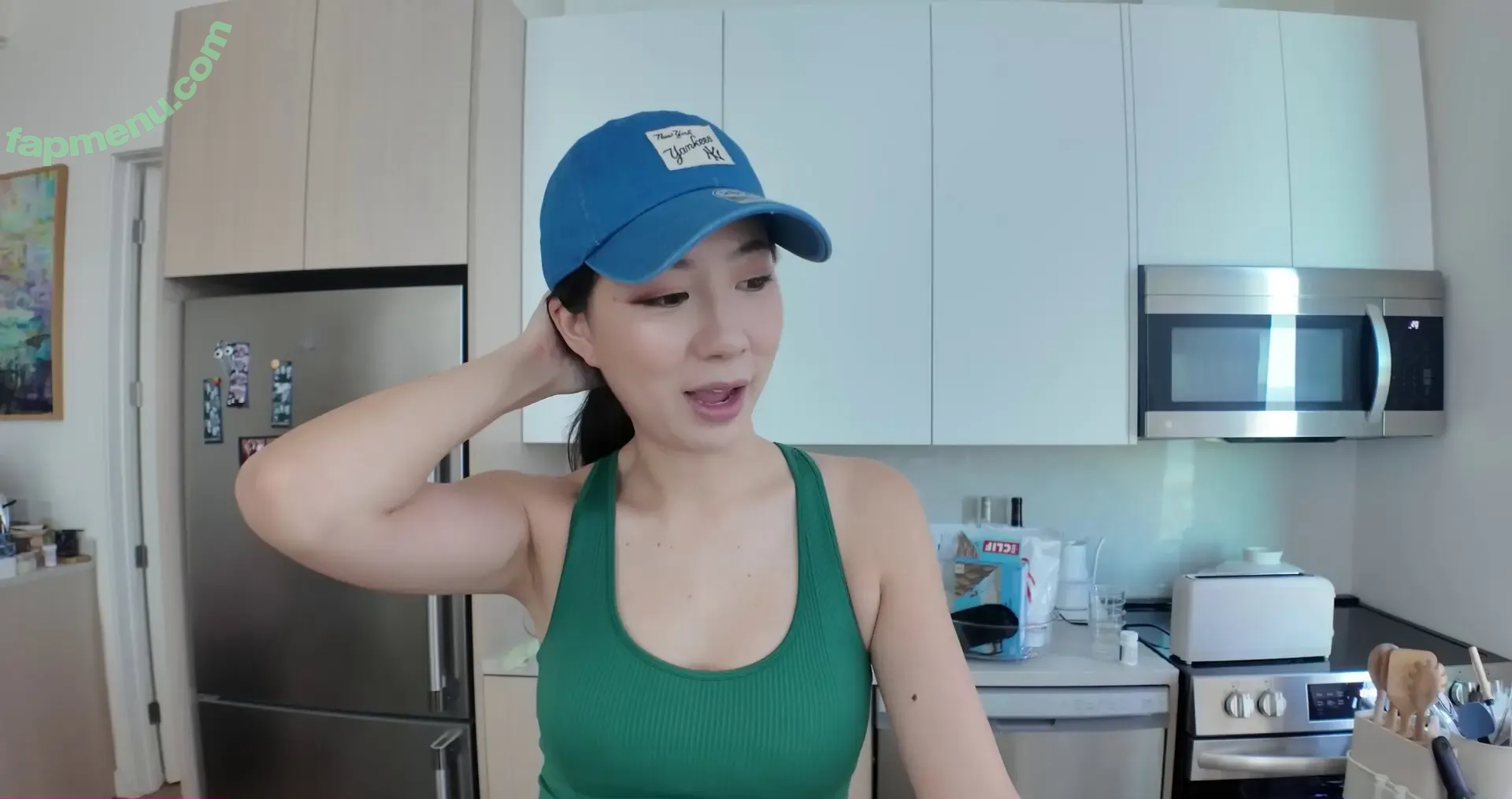 Fuslie nude photo #0830 (Leslie)