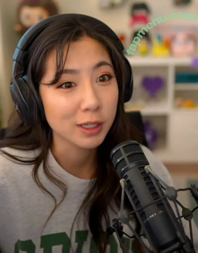 Fuslie nude photo #0857 (Leslie)