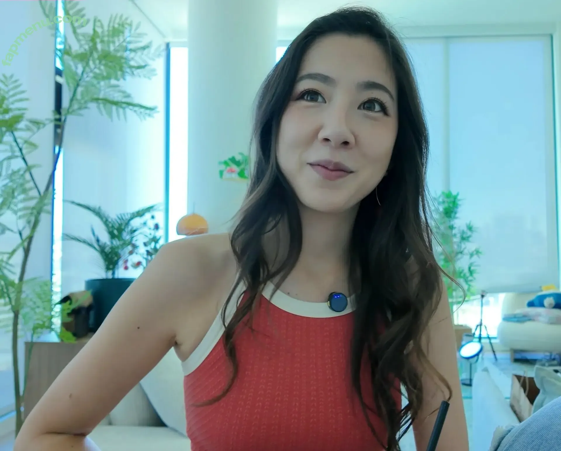 Fuslie nude photo #0883 (Leslie)