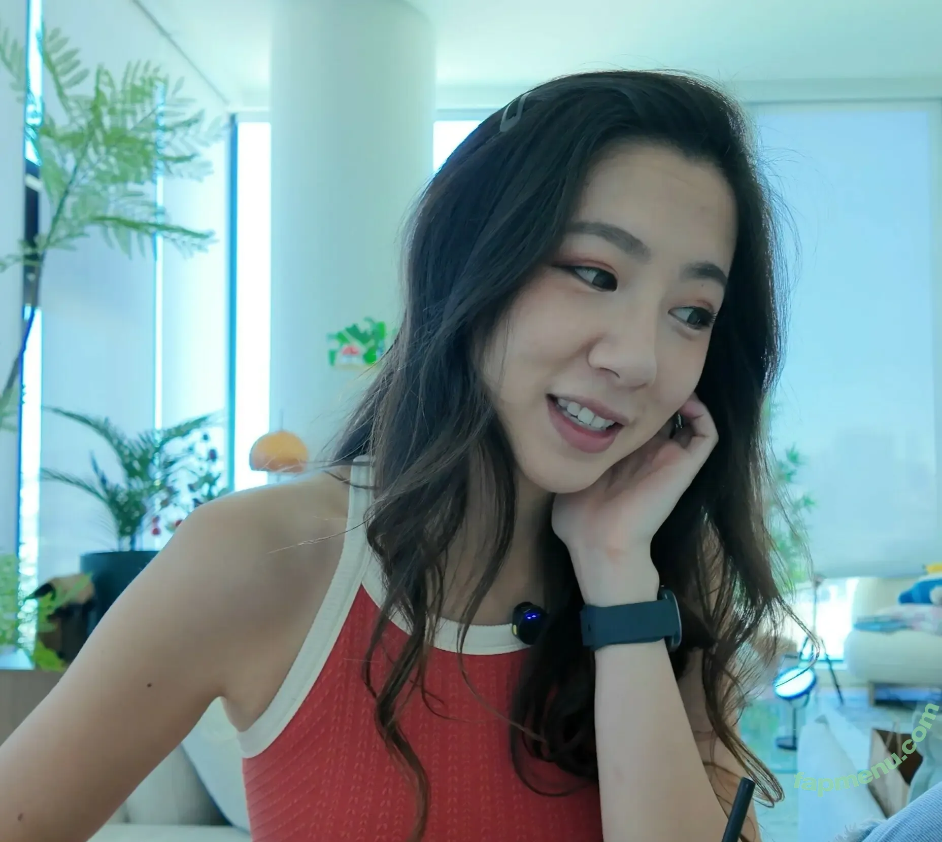 Fuslie nude photo #0884 (Leslie)