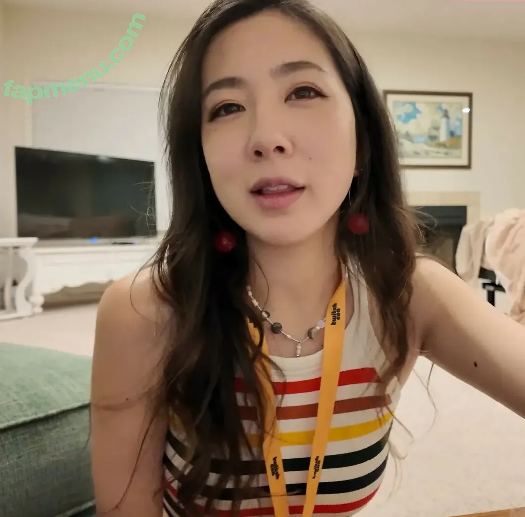 Fuslie nude photo #0892 (Leslie)