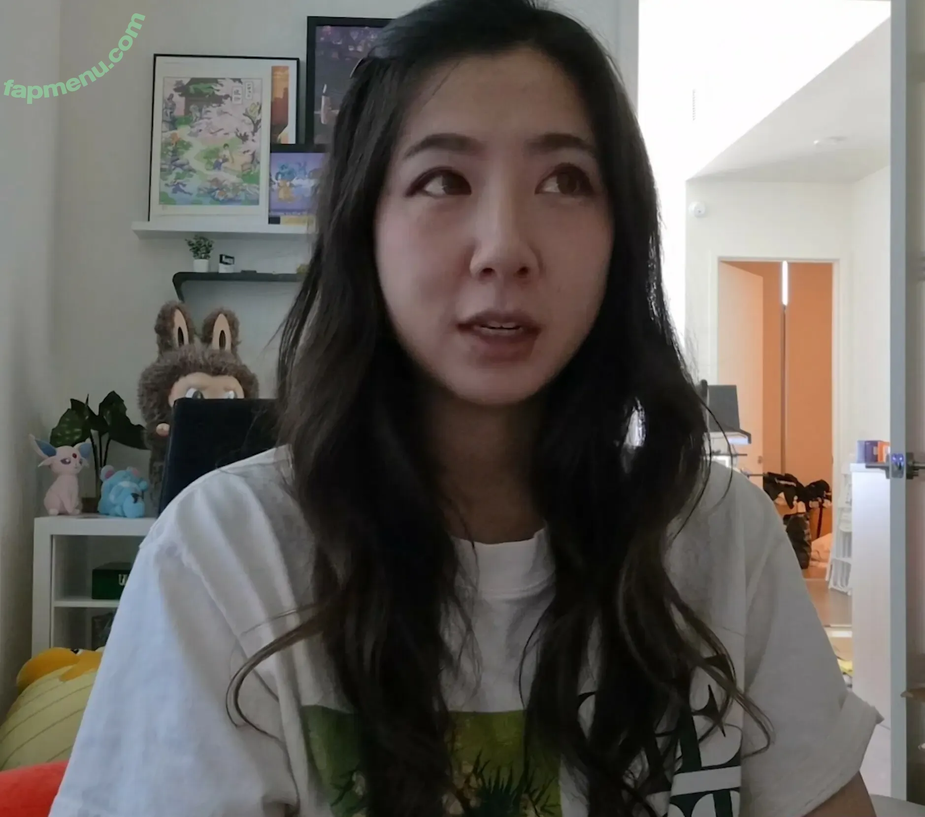 Fuslie nude photo #0908 (Leslie)