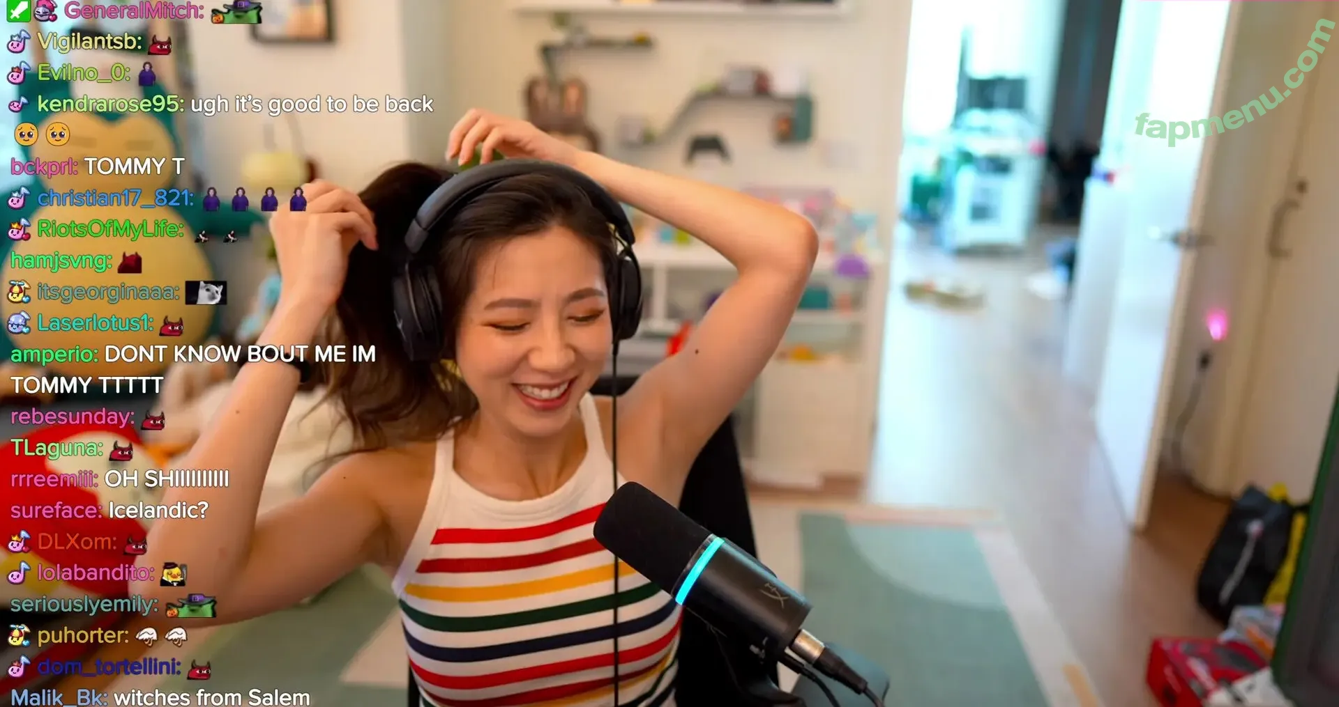 Fuslie nude photo #0920 (Leslie)