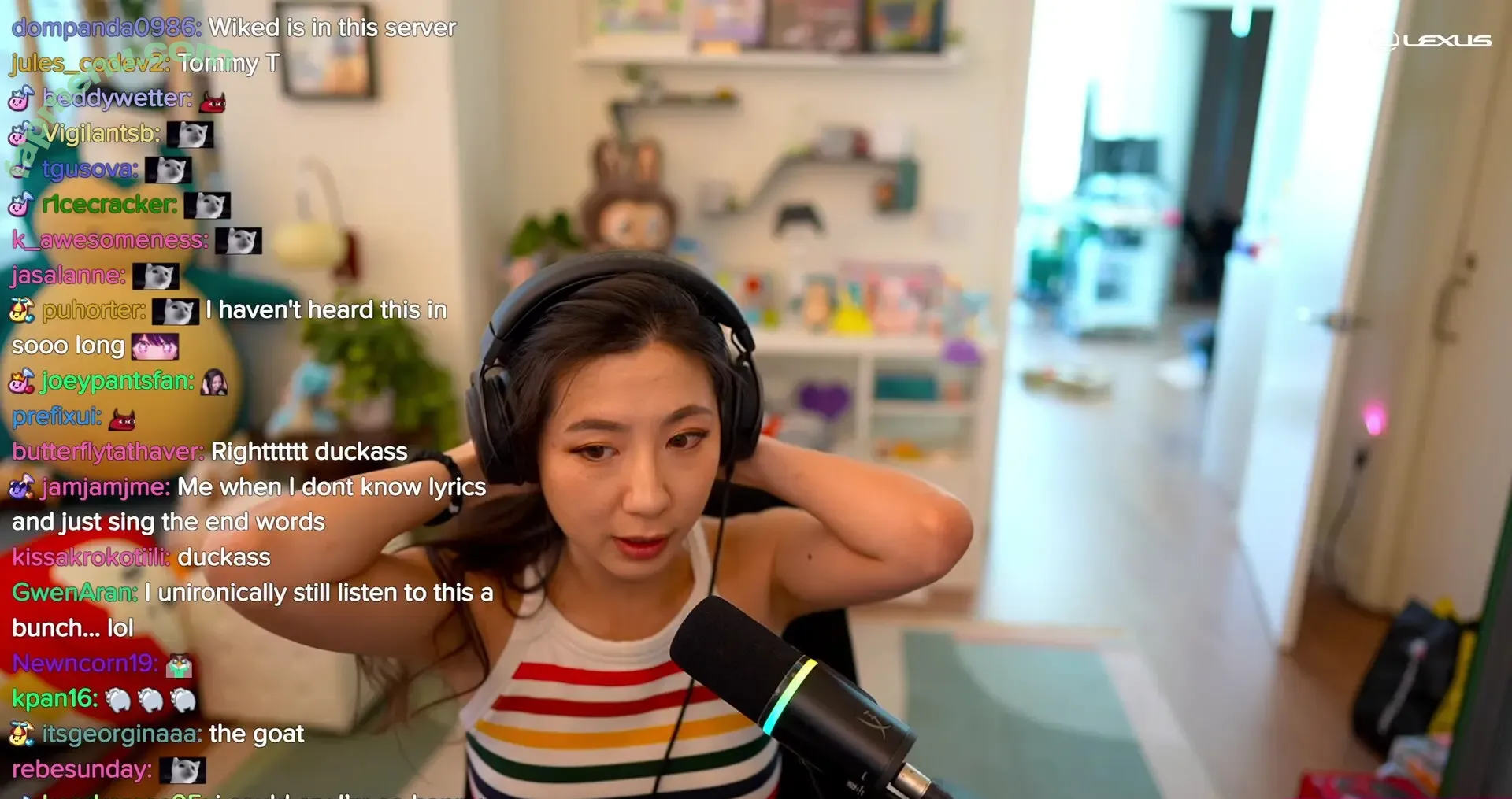 Fuslie nude photo #0921 (Leslie)