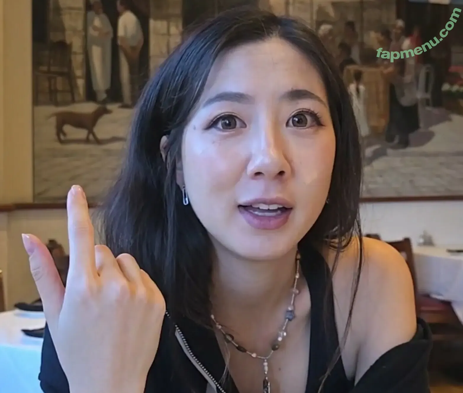 Fuslie nude photo #0934 (Leslie)