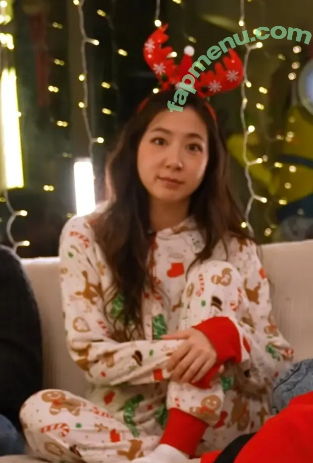 Fuslie nude photo #0939 (Leslie)