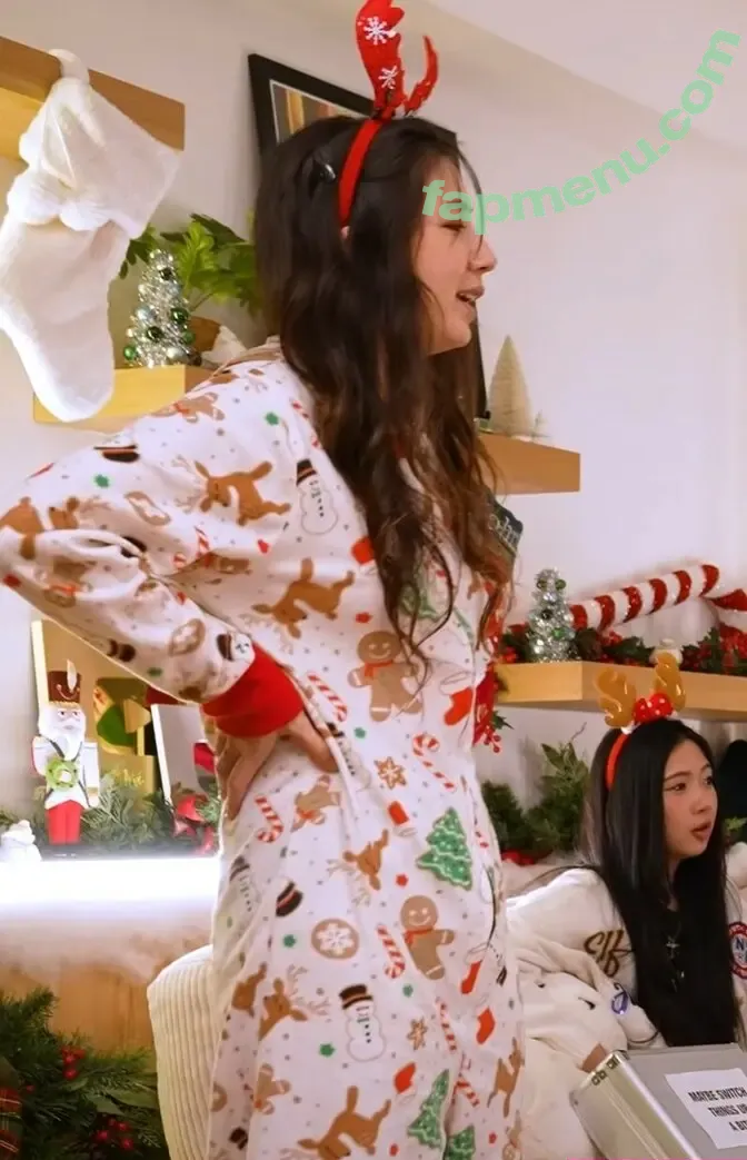 Fuslie nude photo #0944 (Leslie)