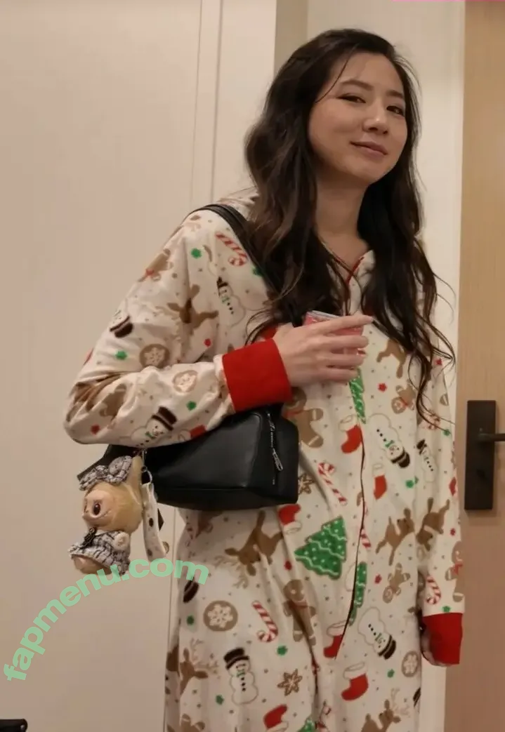 Fuslie nude photo #0948 (Leslie)