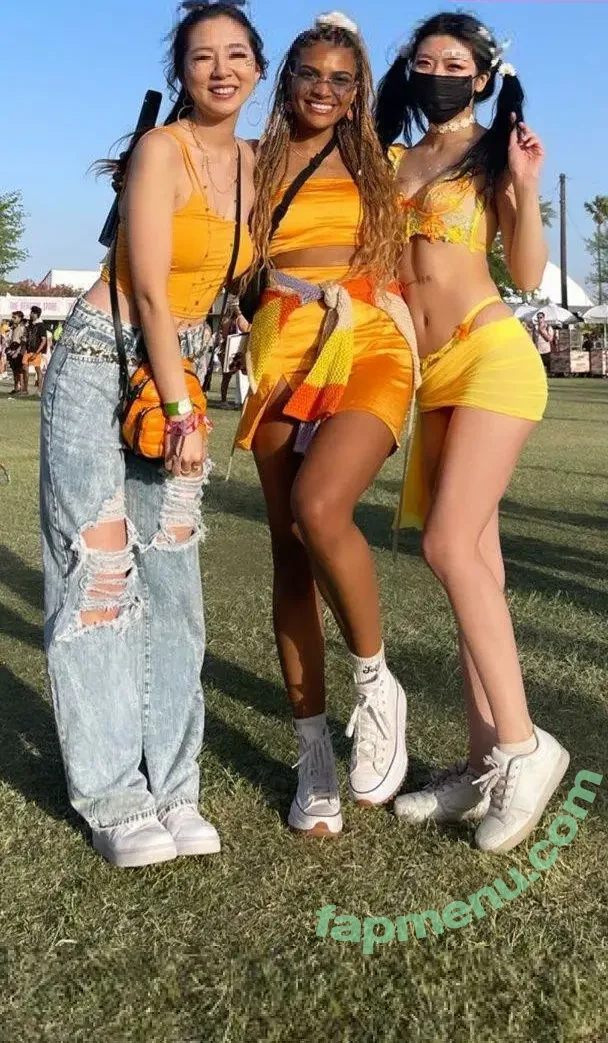 Fuslie nude photo #0955 (Leslie)