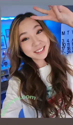 Fuslie (Leslie) / fuslie nude photo #0010