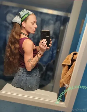 g0ddessm0mmyfree / g0thicd0mmie nude photo #0006