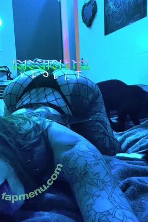G0rekittyz0e / barista.zoe / licked_lemons / naughtykittyviolet / succubuzslut nude photo #0055