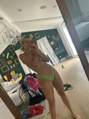 Gabbie Hanna / gabbiehanna / theinfamousbabz / youtuber nude photo #0178