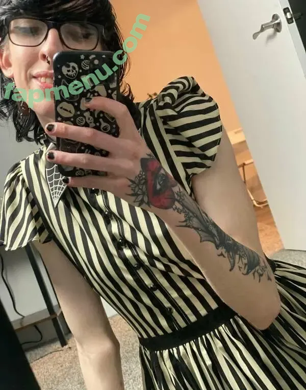 Gabby Graveyard nude photo #0007 (gabbygraveyard)