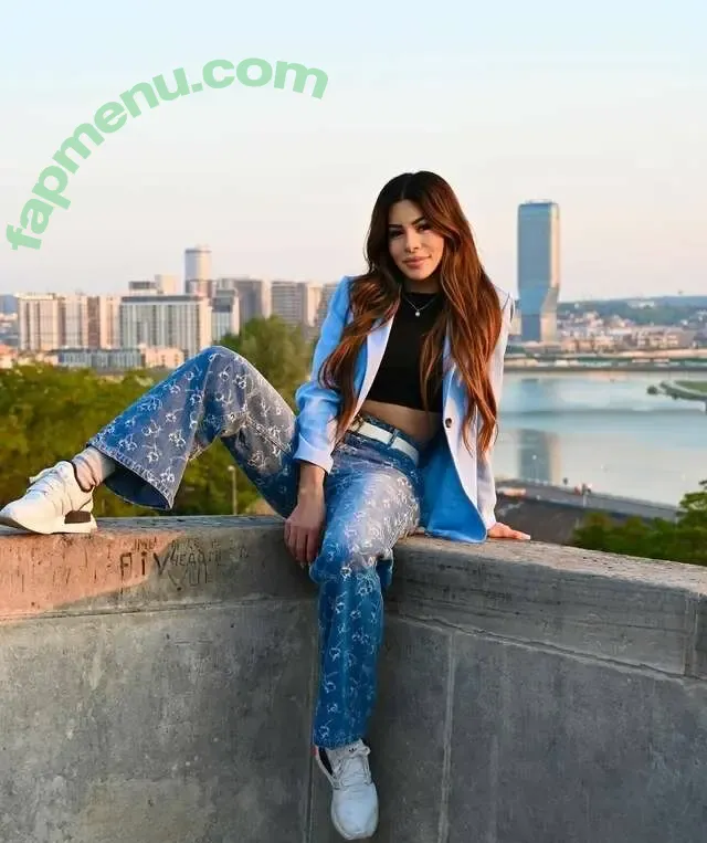 Gabi Lins nude photo #0030 (Thamilly Fidelis / gabialins / gabilins / gabilinsoficial)