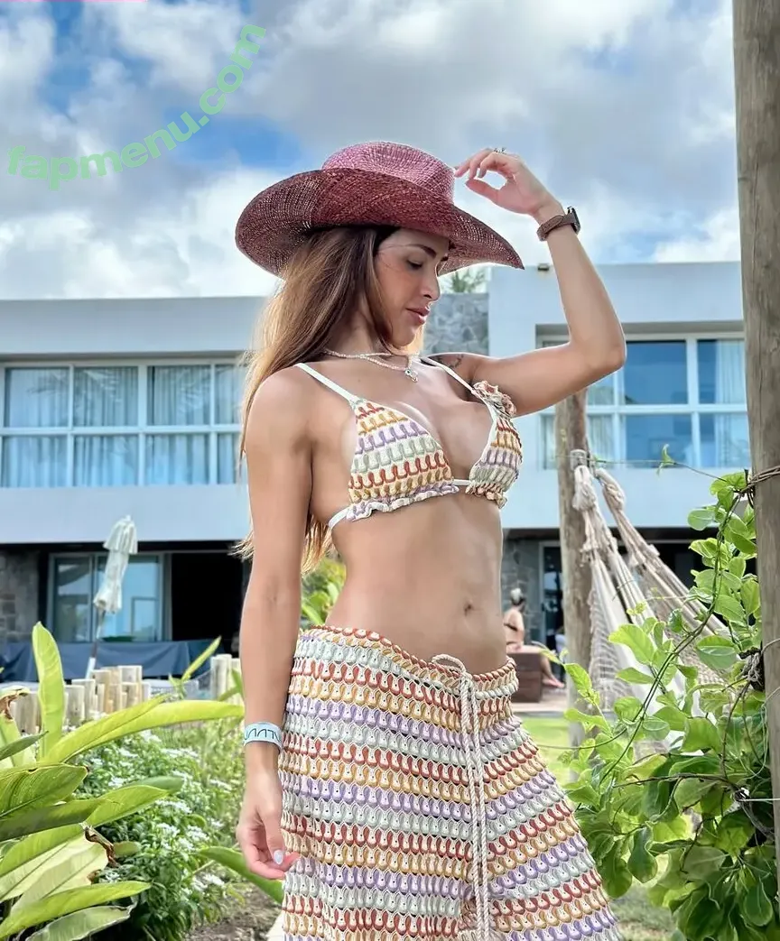 Gabi Luthai nude photo #0120 (gabiluthai)