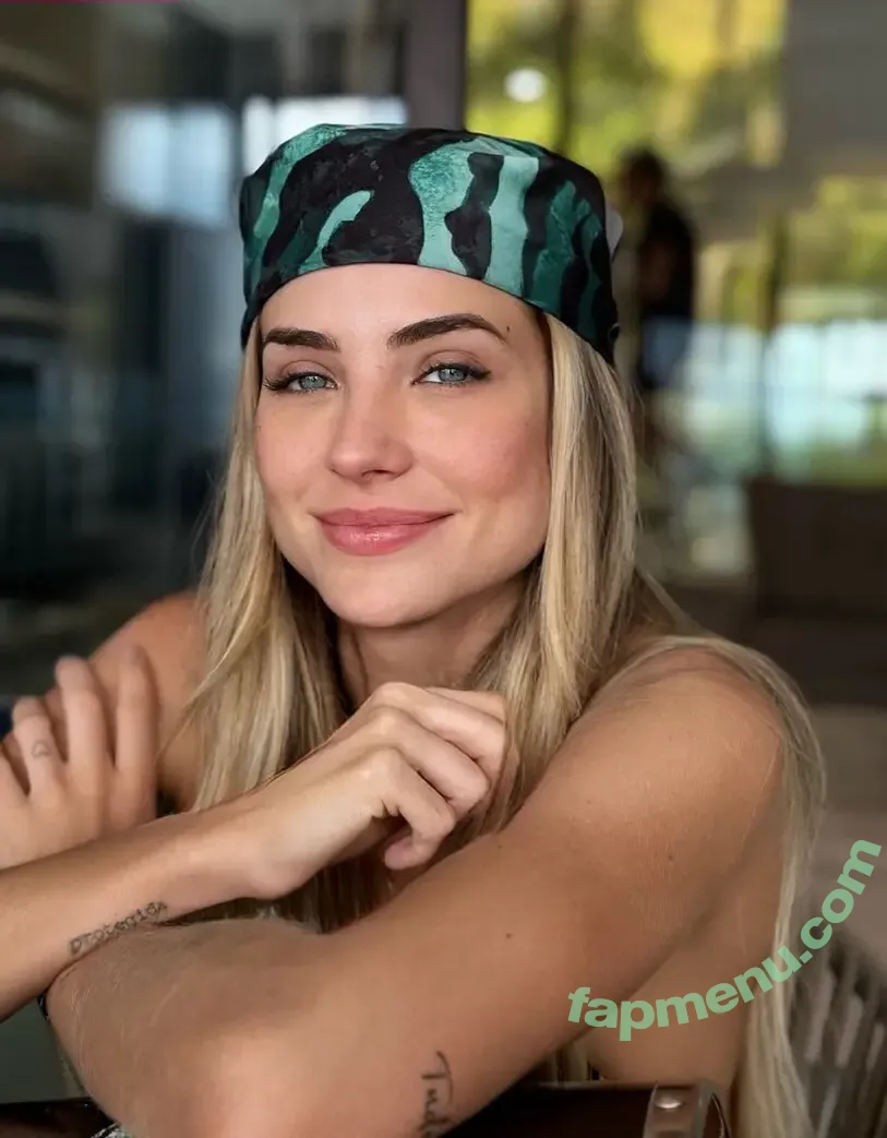 Gabi Martins nude photo #0640 (gabimartins / gabrielamartins20)