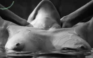  nude photo #0002