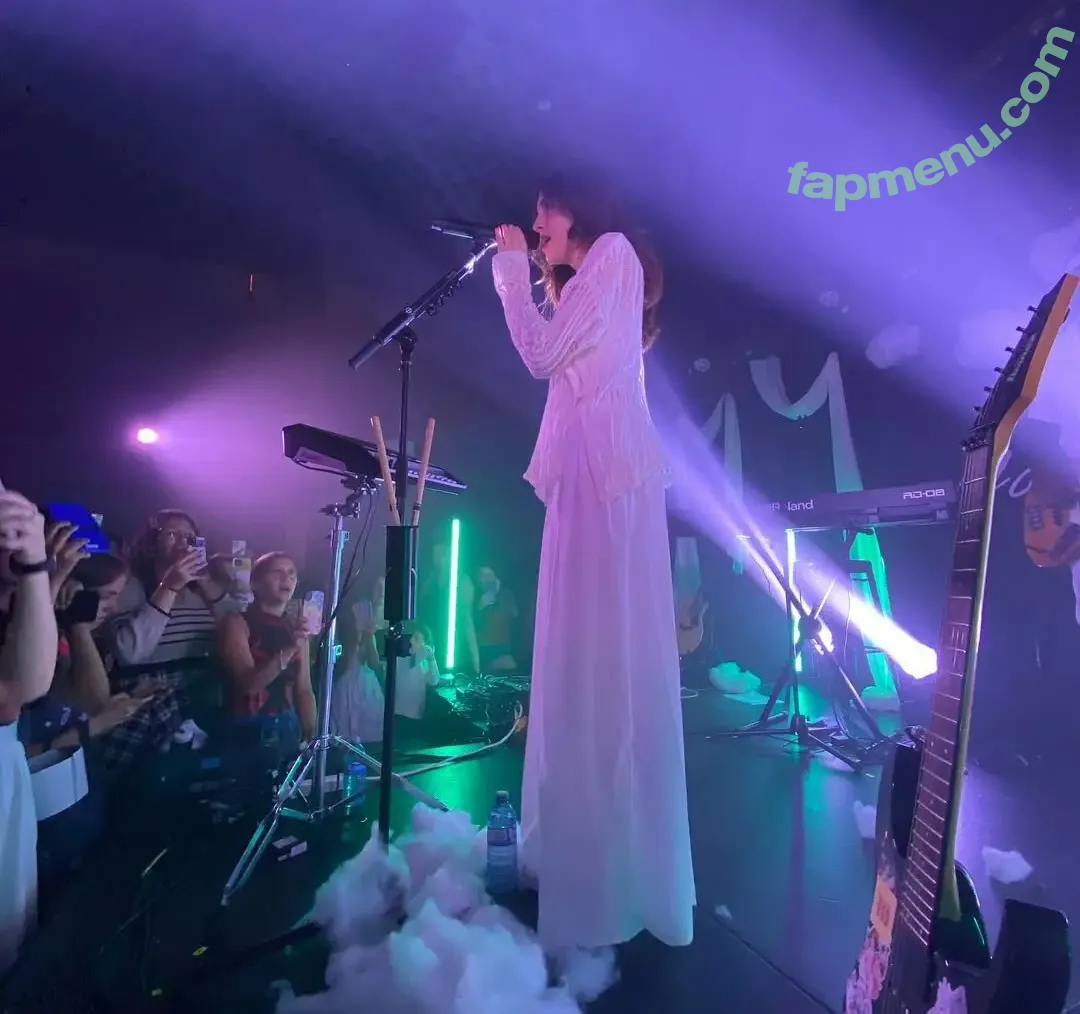 Gabriela Bee nude photo #0153 (Gabi Bee / gabrielabee)