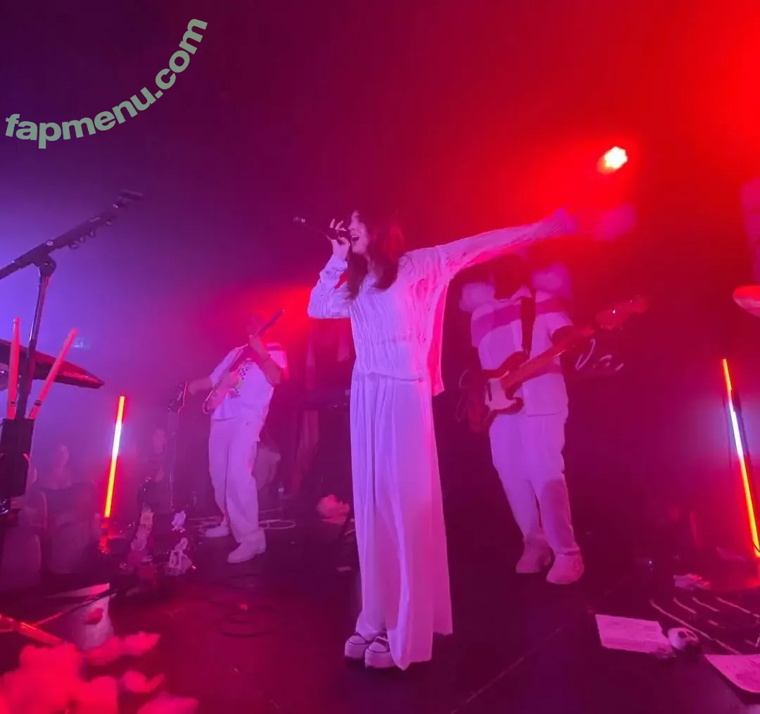 Gabriela Bee nude photo #0154 (Gabi Bee / gabrielabee)