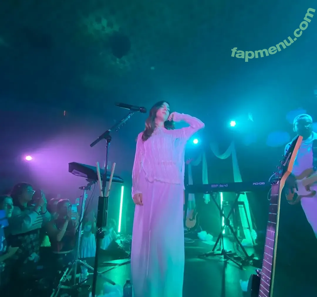 Gabriela Bee nude photo #0155 (Gabi Bee / gabrielabee)