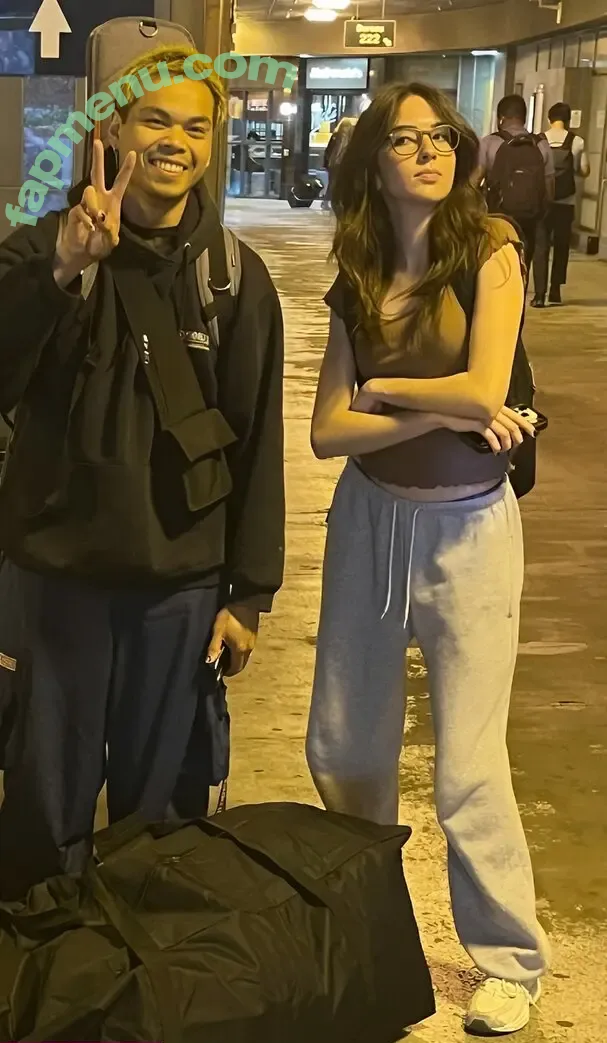 Gabriela Bee nude photo #0163 (Gabi Bee / gabrielabee)