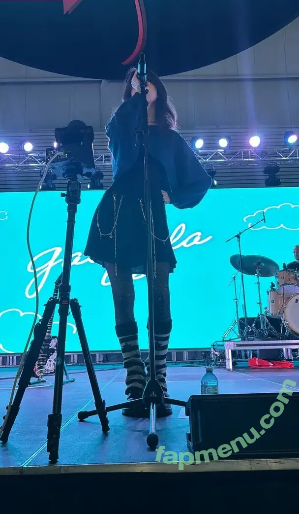 Gabriela Bee nude photo #0175 (Gabi Bee / gabrielabee)