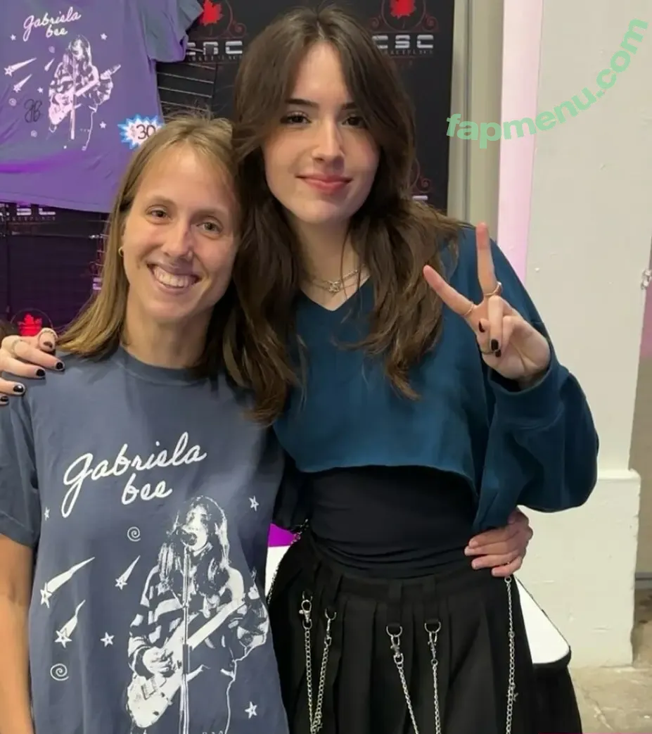 Gabriela Bee nude photo #0178 (Gabi Bee / gabrielabee)