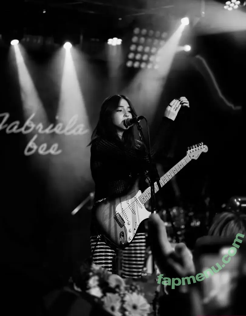 Gabriela Bee nude photo #0192 (Gabi Bee / gabrielabee)