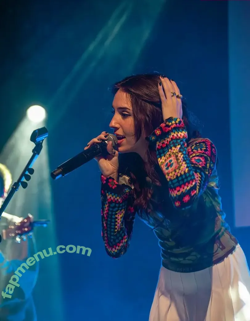 Gabriela Bee nude photo #0199 (Gabi Bee / gabrielabee)