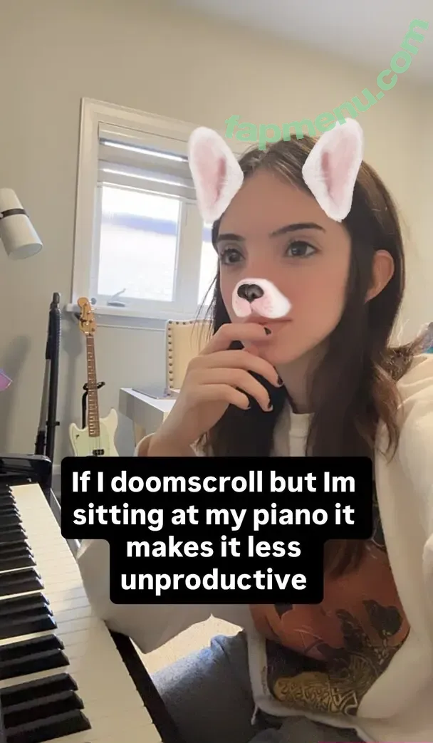 Gabriela Bee nude photo #0222 (Gabi Bee / gabrielabee)