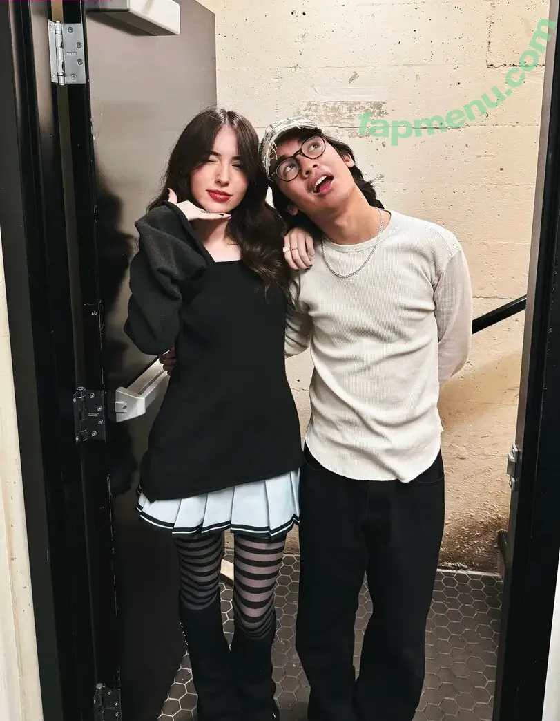 Gabriela Bee nude photo #0233 (Gabi Bee / gabrielabee)