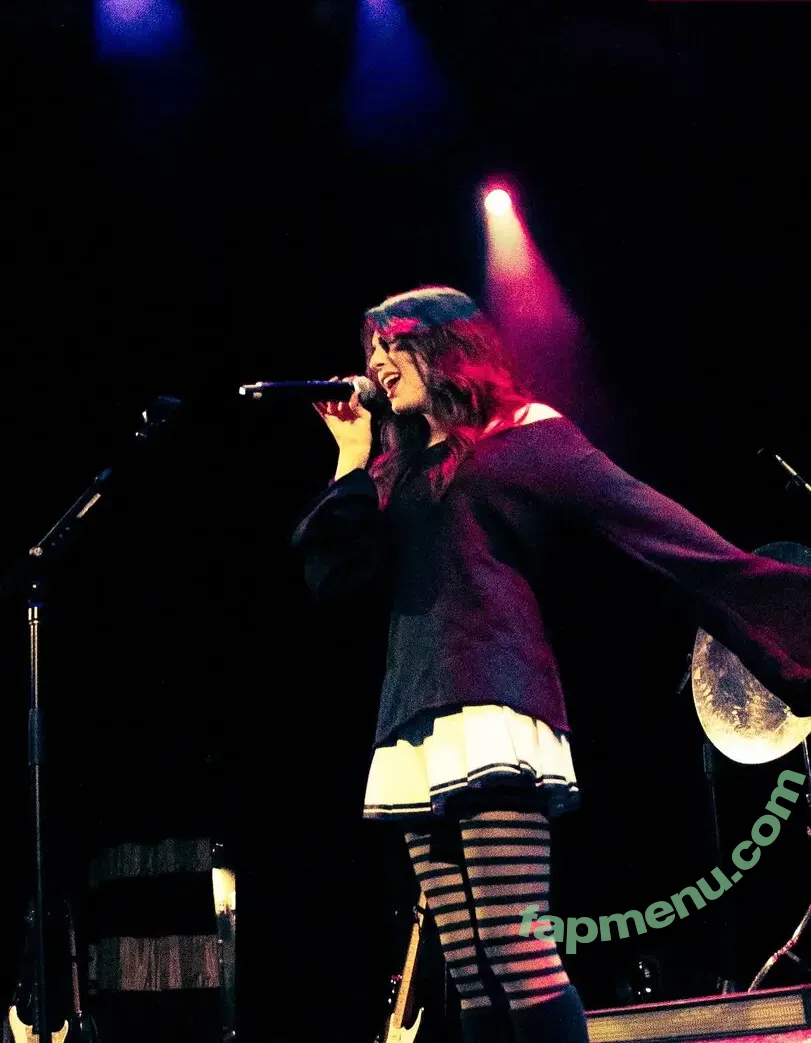 Gabriela Bee nude photo #0235 (Gabi Bee / gabrielabee)