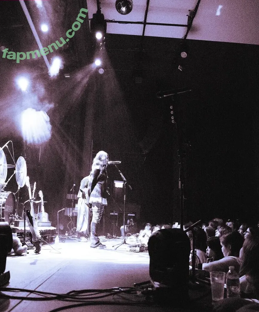 Gabriela Bee nude photo #0243 (Gabi Bee / gabrielabee)