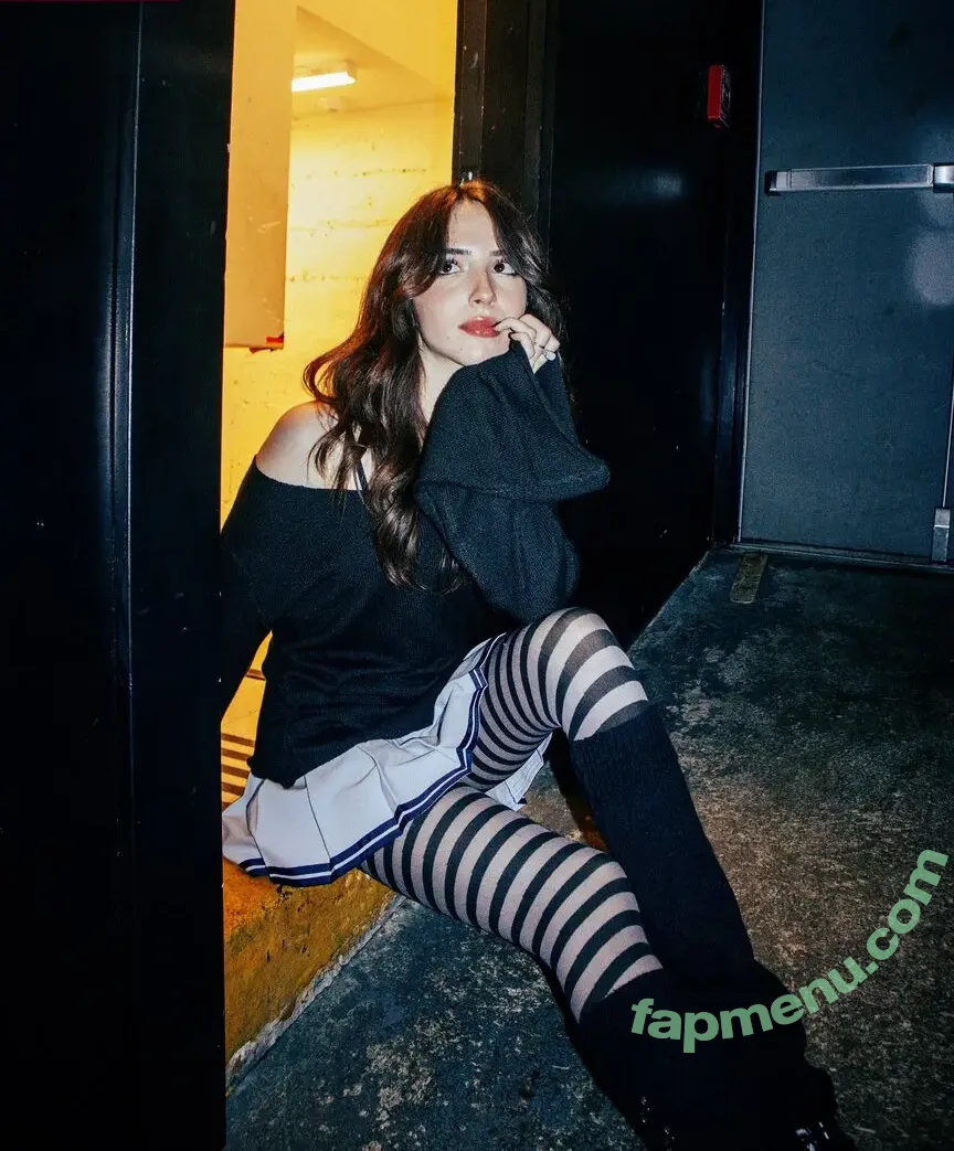 Gabriela Bee nude photo #0250 (Gabi Bee / gabrielabee)